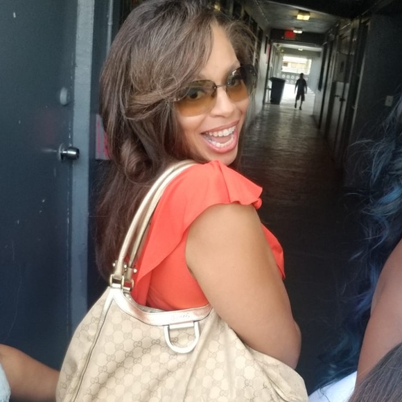 Meet your Posher Ambassador, Michelle - Picture 2 of 3